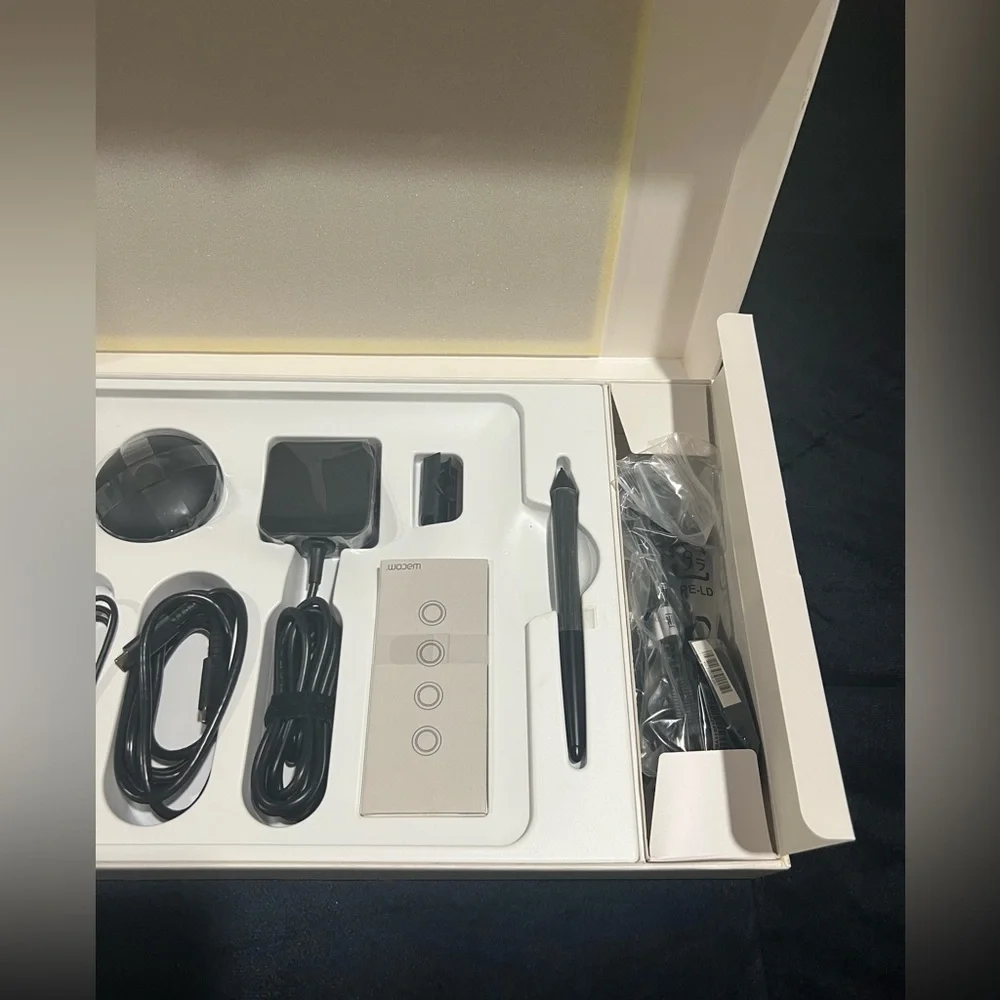 Wacom Cintiq Pro 13.3 Creative Pen Display